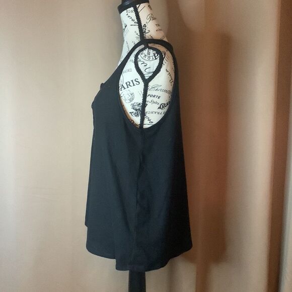 Pit to pit 21 in length 26 in. 9/1 - Picture 2 of 6